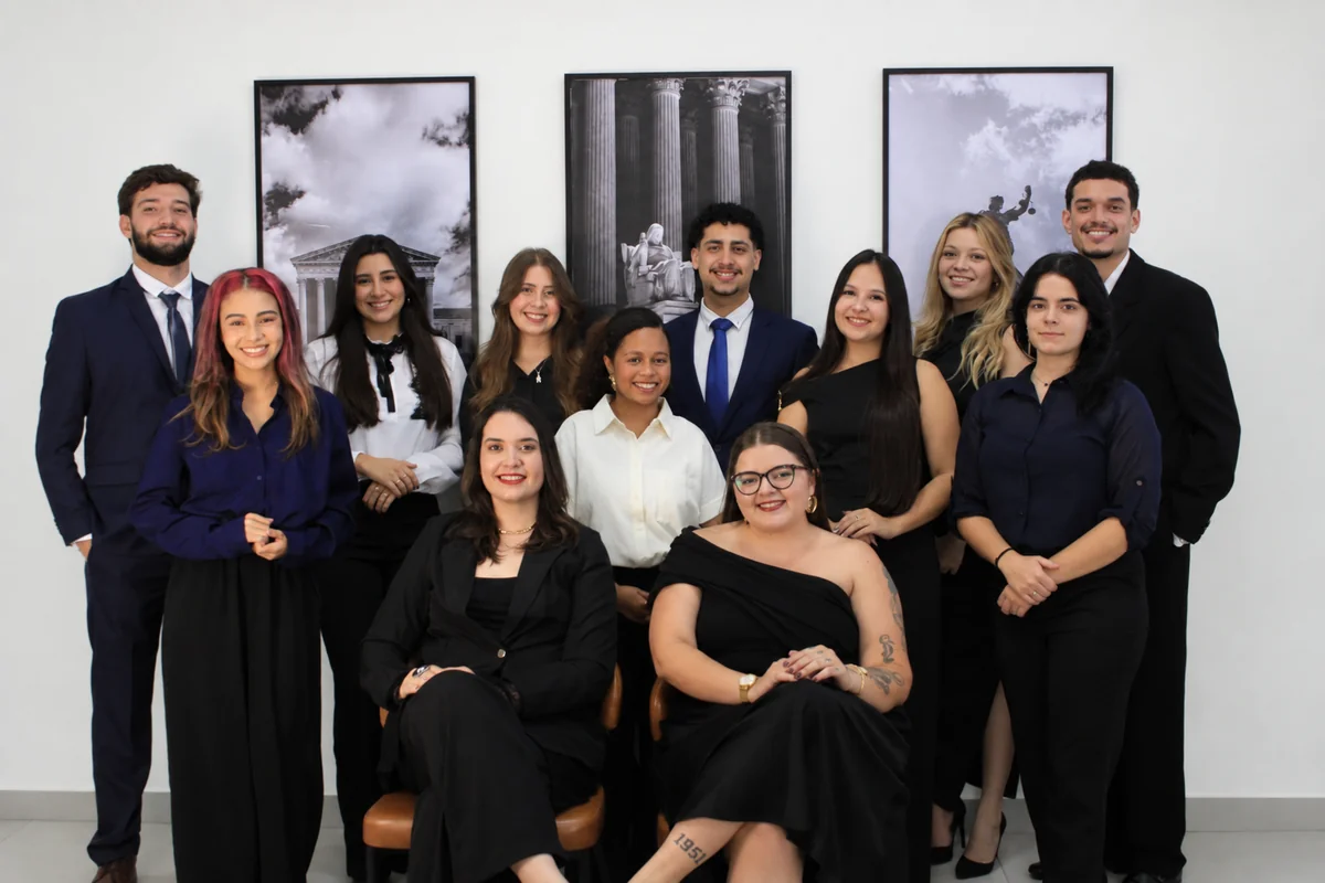 Equipe da Neves Pádua Advocacia reunida